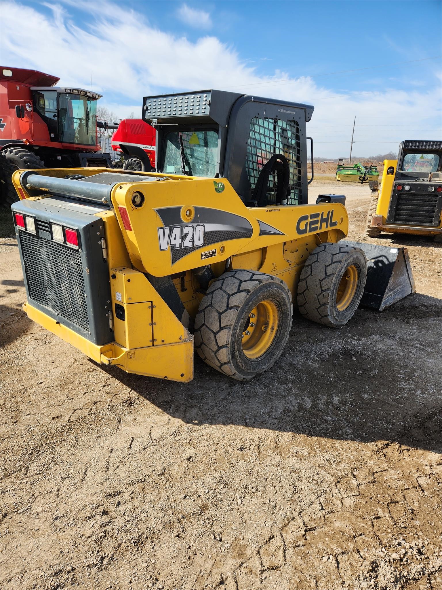 2019 Gehl V420