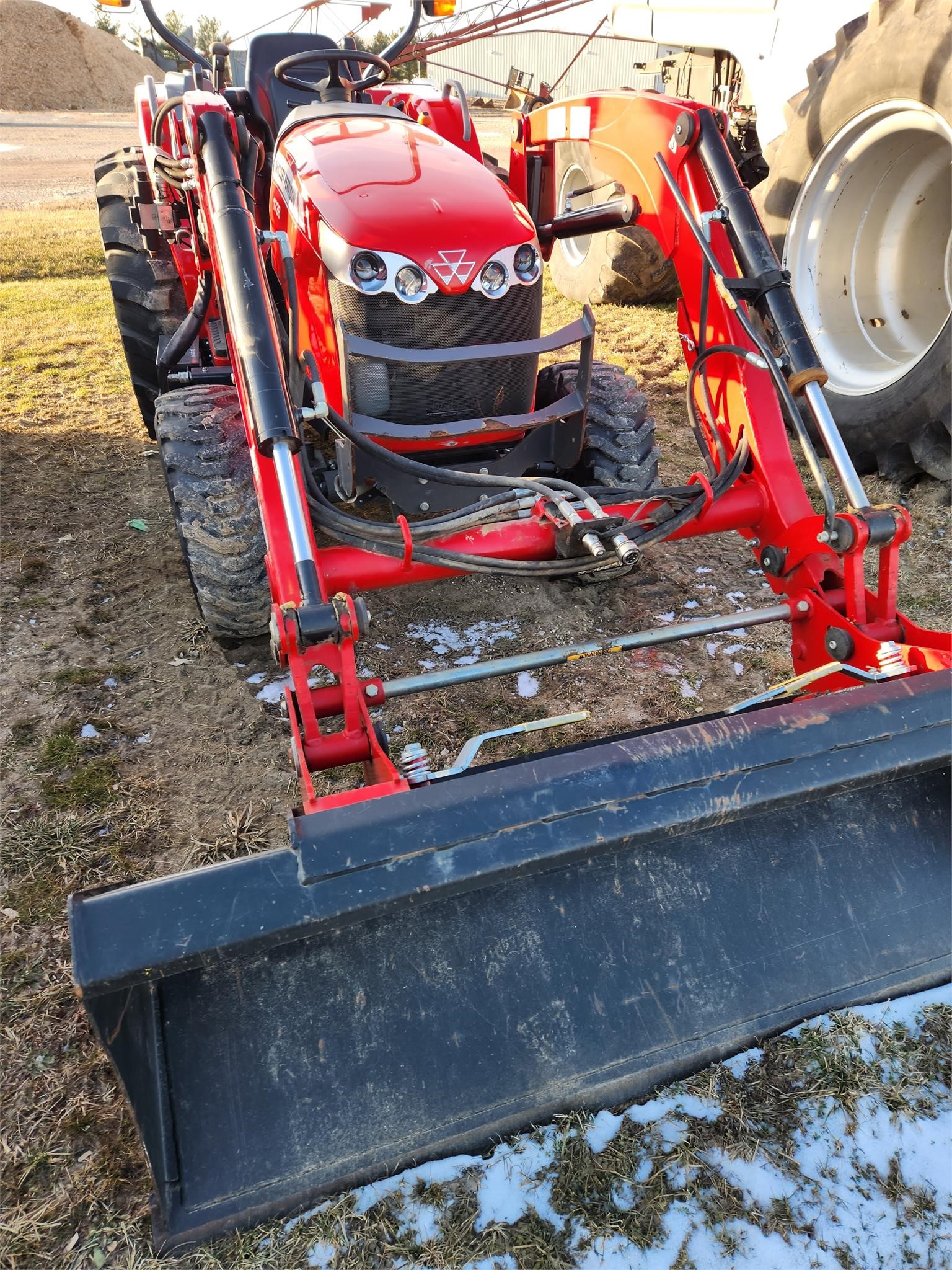 2016 Massey Ferguson 1736