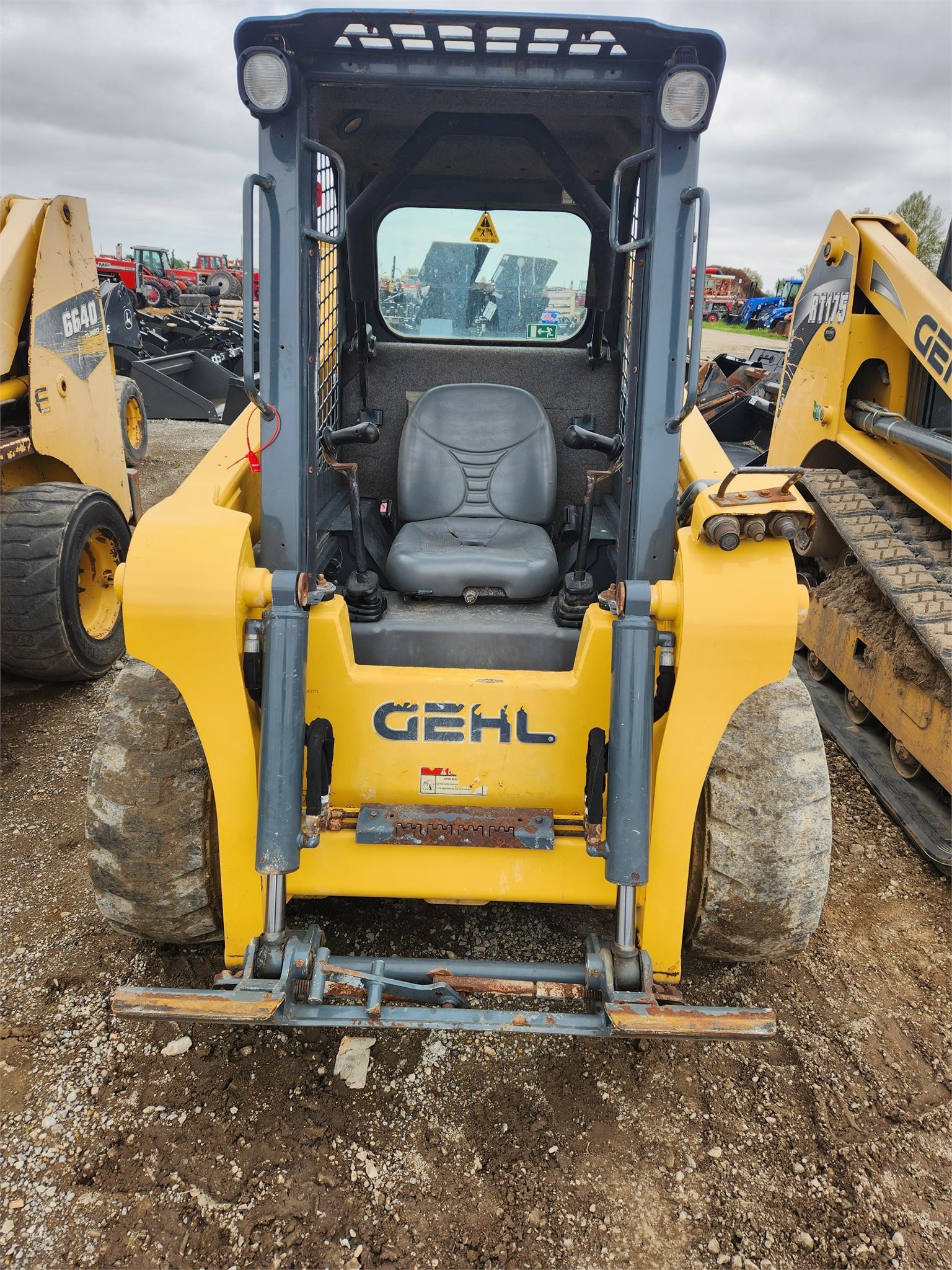 Gehl R150