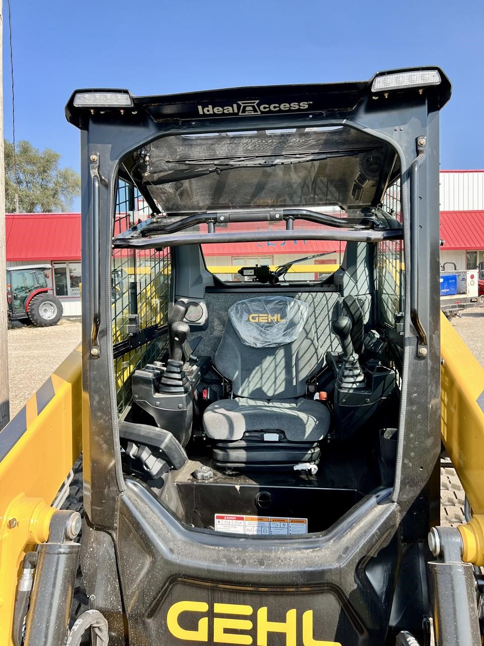 2025 Gehl VT275