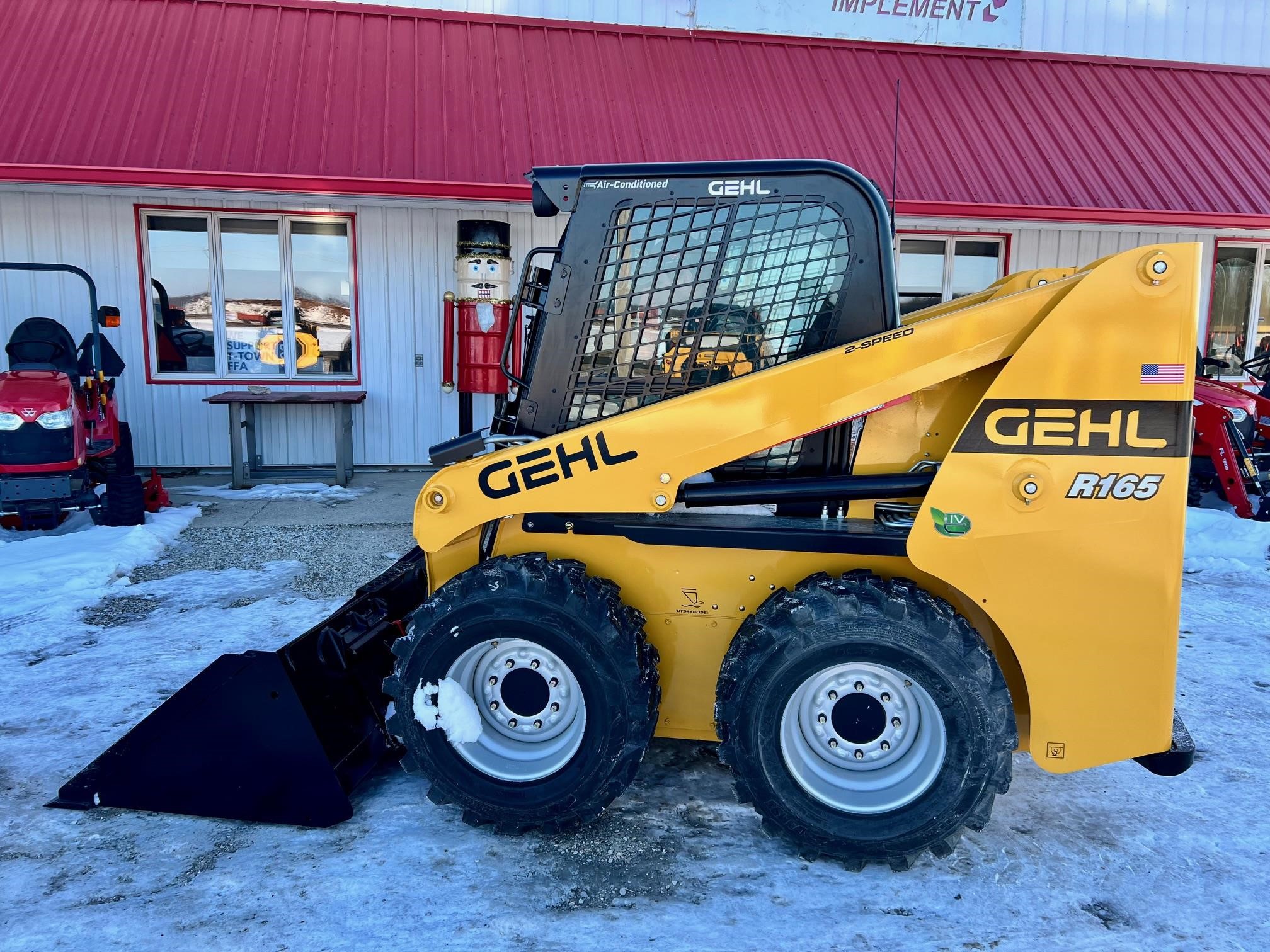 2024 Gehl R165