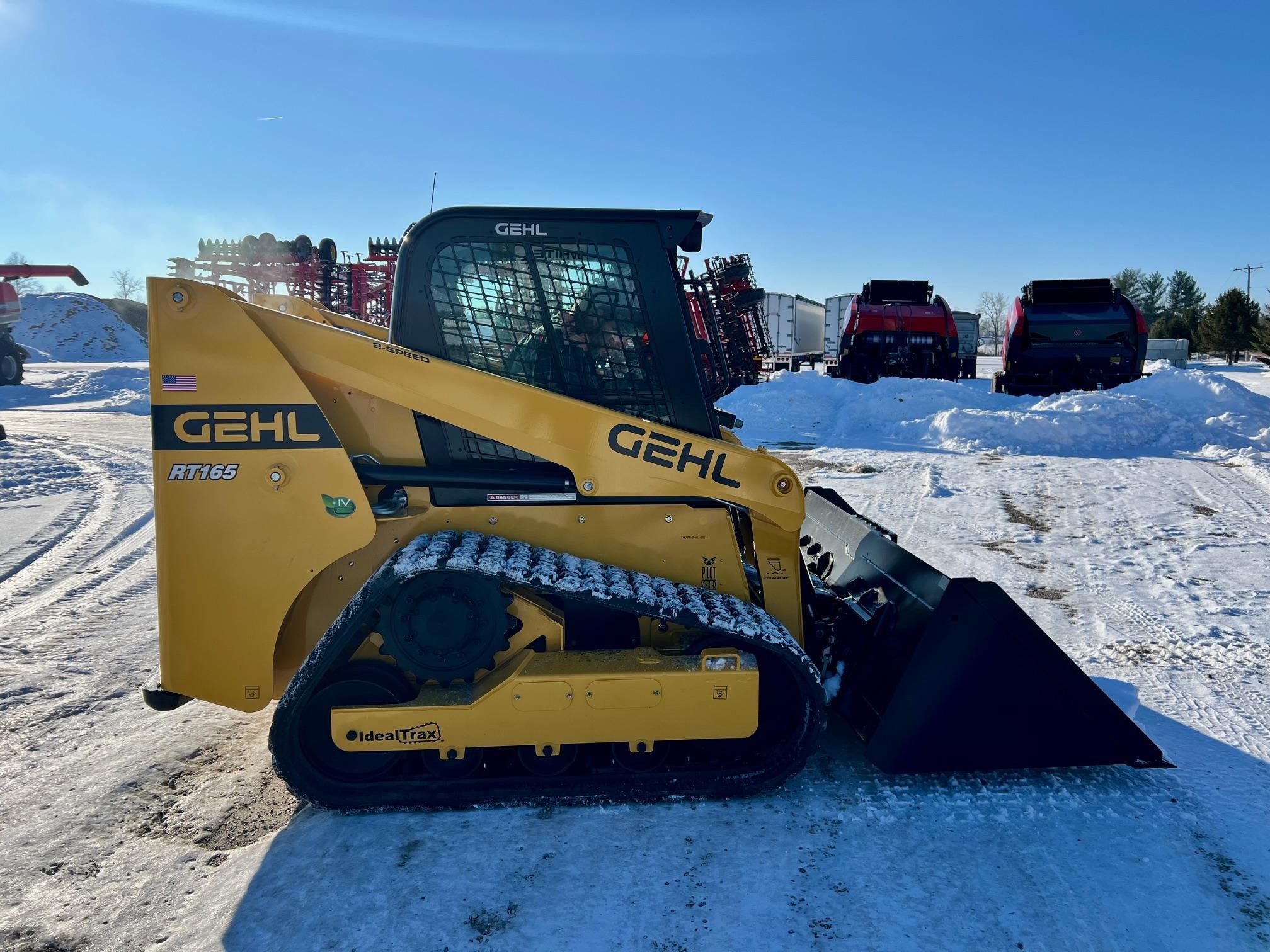 2025 Gehl RT165