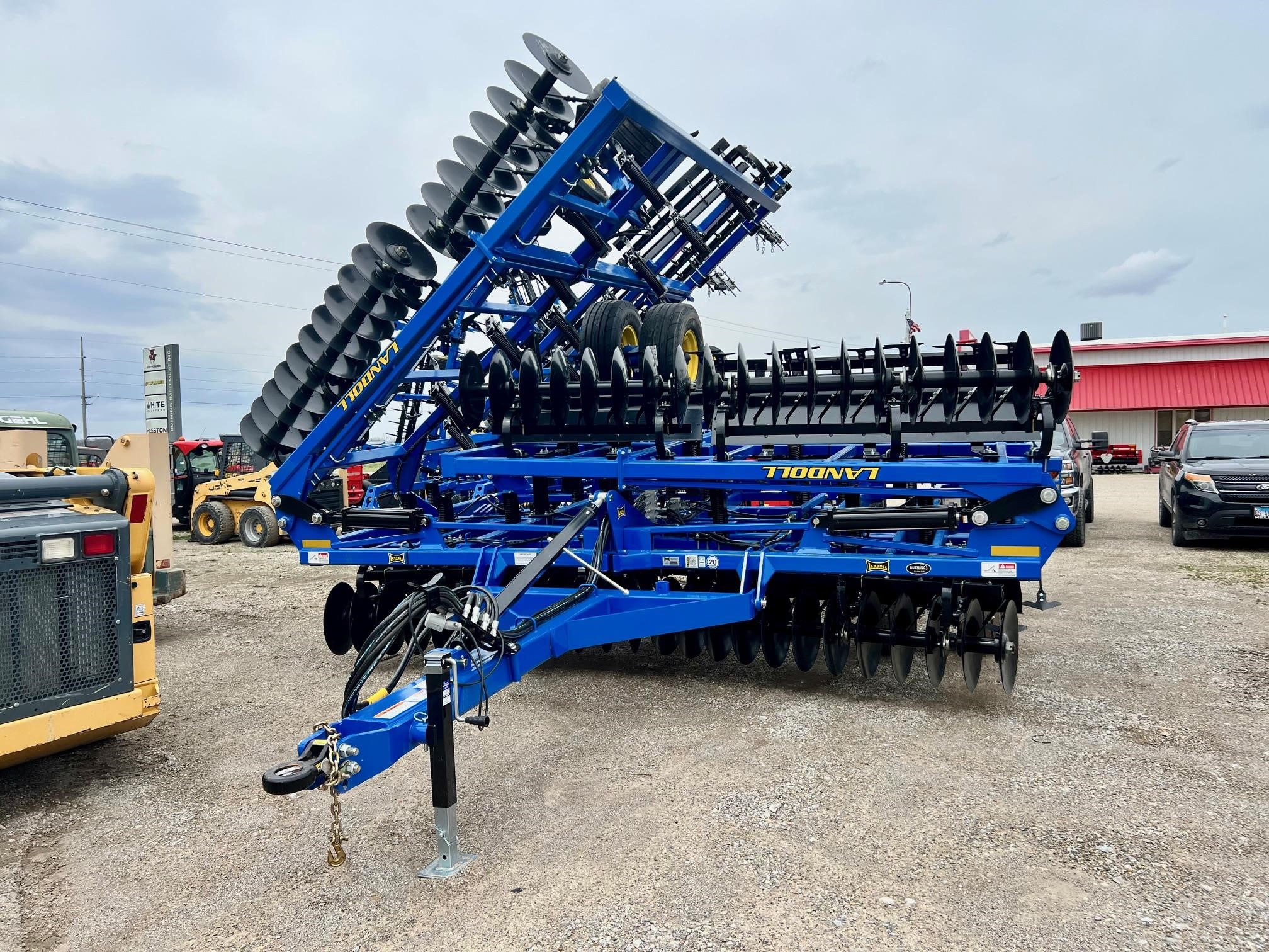 2025 Landoll 877-40