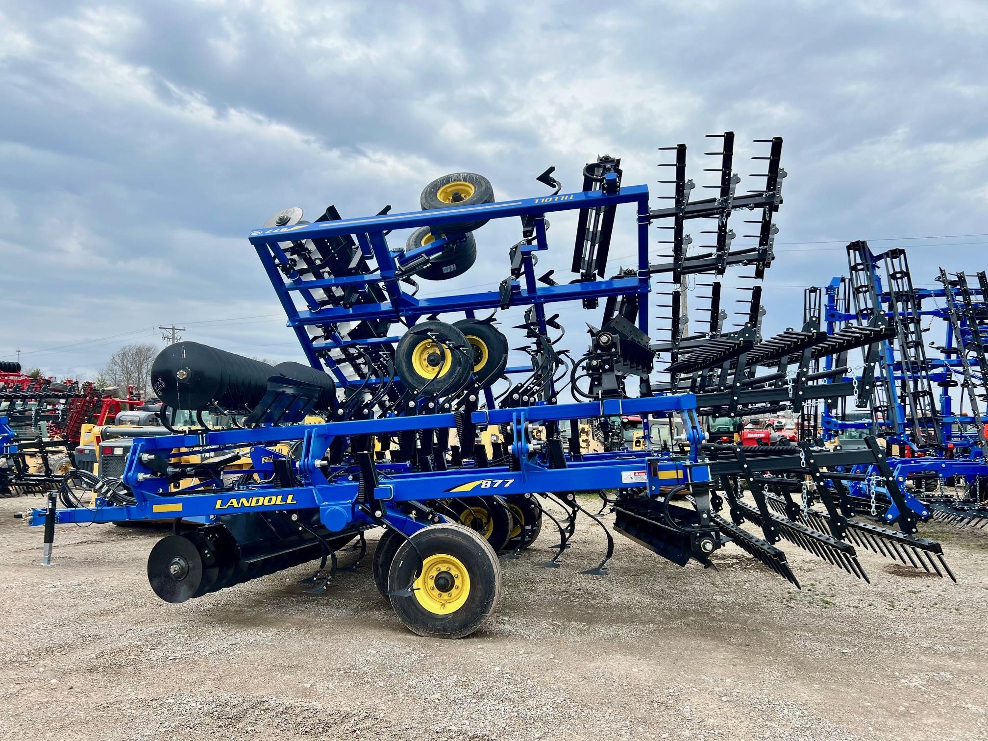 2025 Landoll 877-40