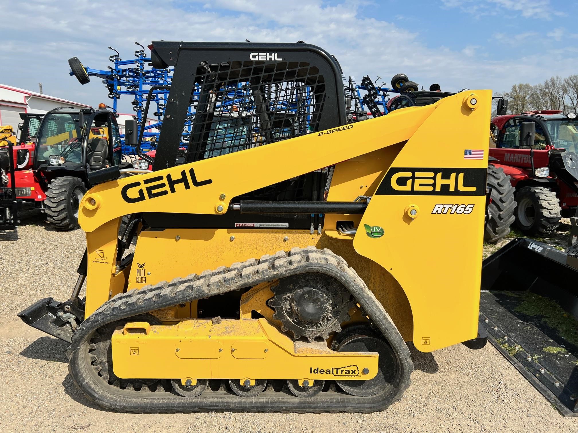 2024 Gehl RT165