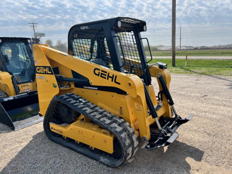 2024 Gehl RT165