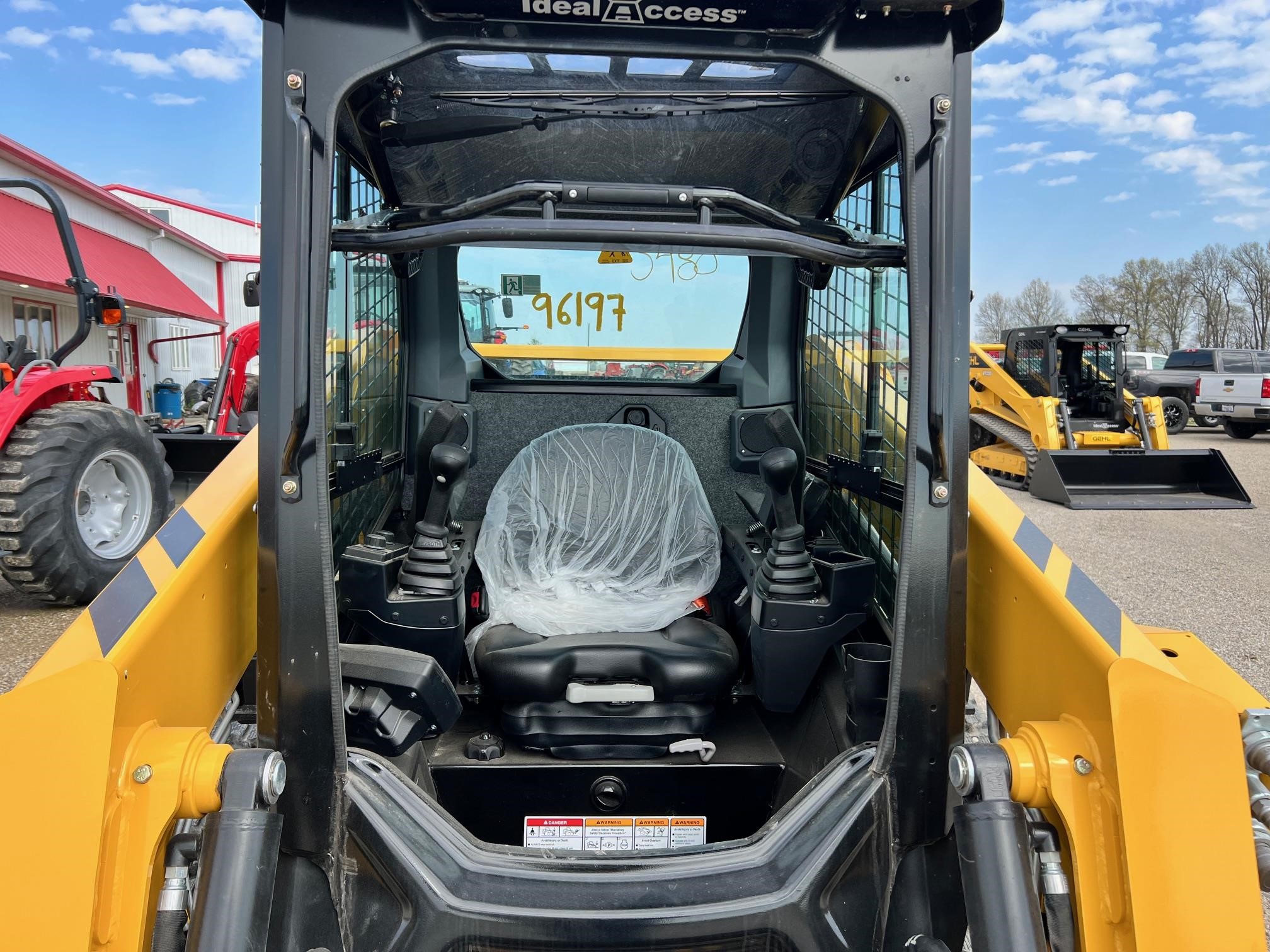 2025 Gehl VT210
