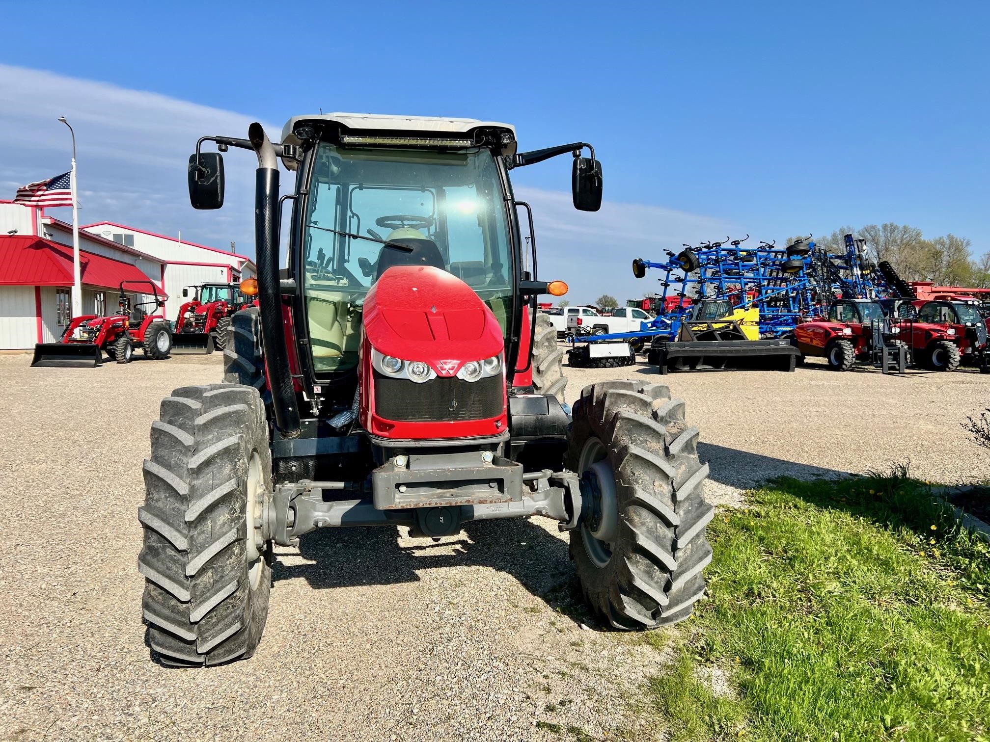 2014 Massey Ferguson 5612