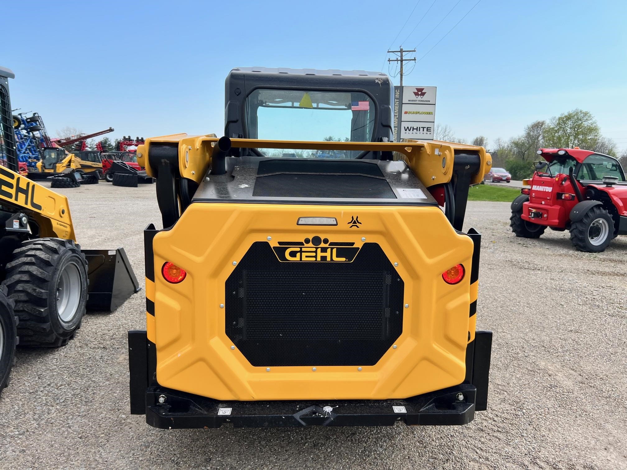2024 Gehl V210