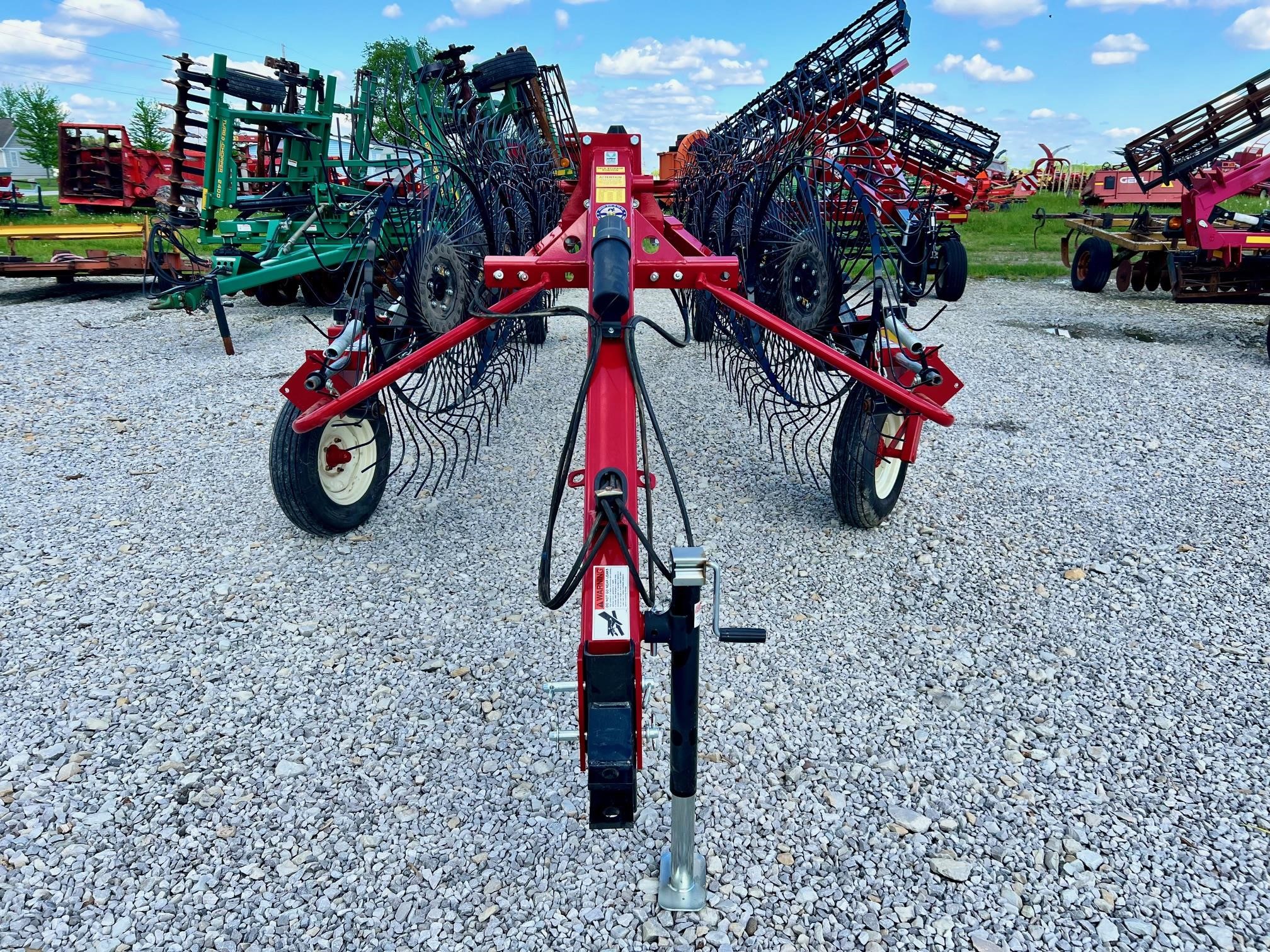 2025 H & S HC4114