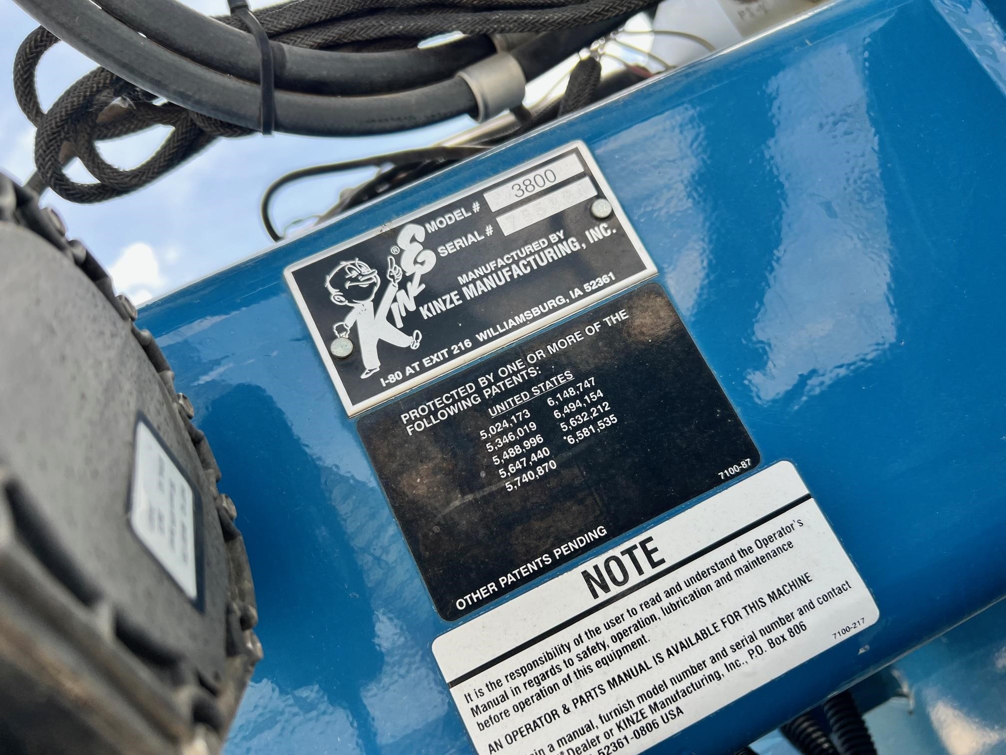2009 Kinze 3800SDS