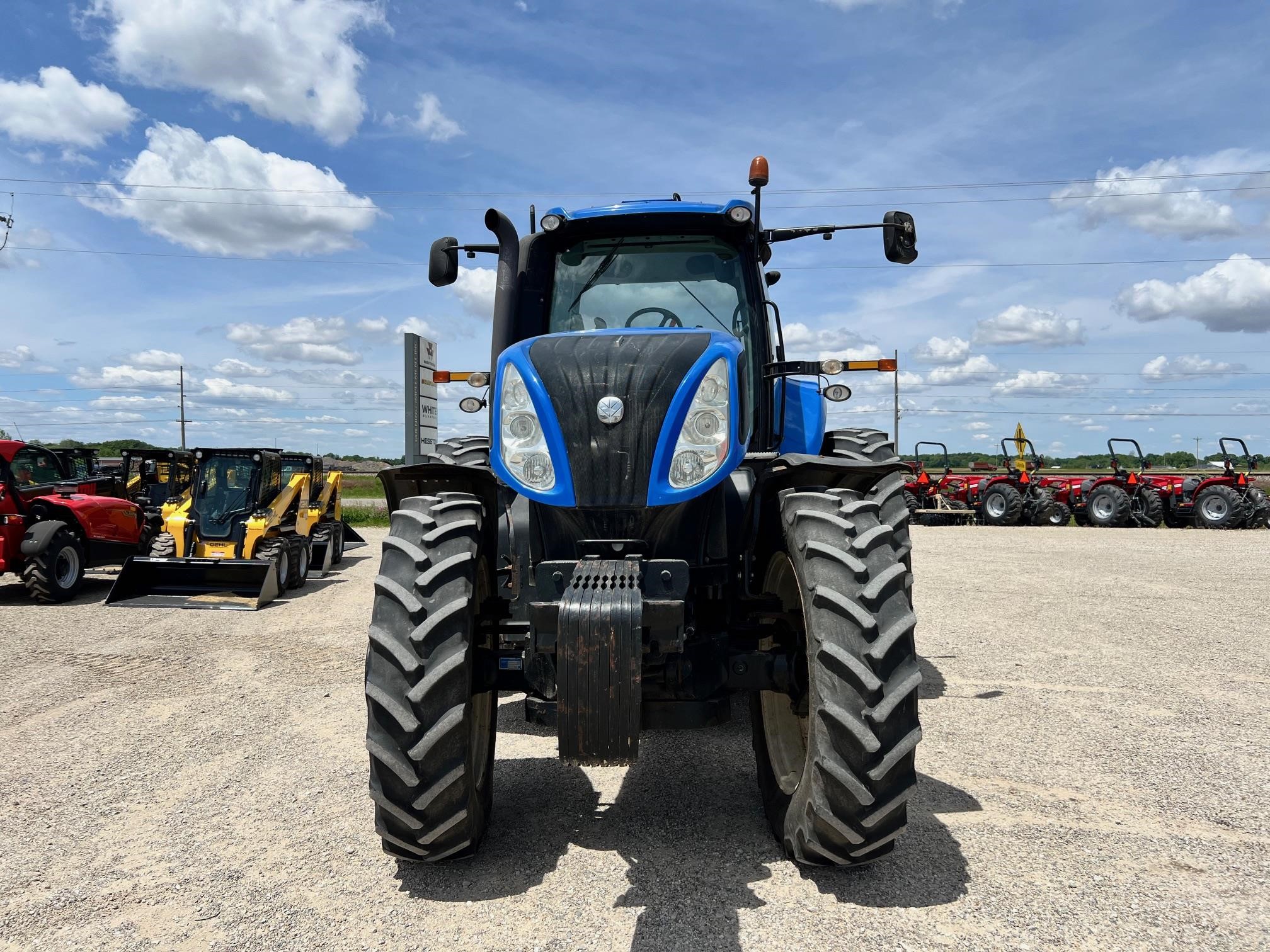 2012 New Holland T8.275