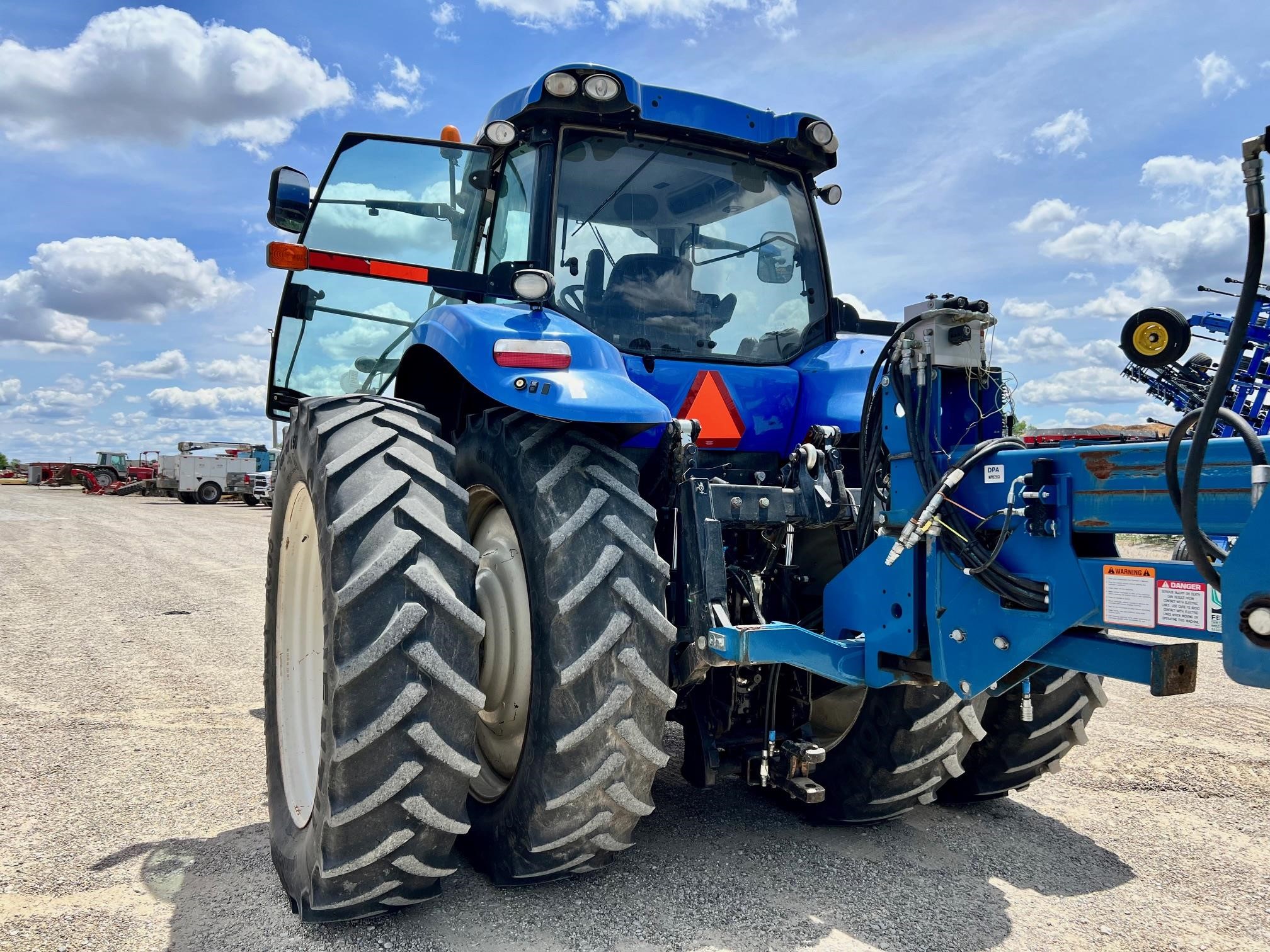 2012 New Holland T8.275