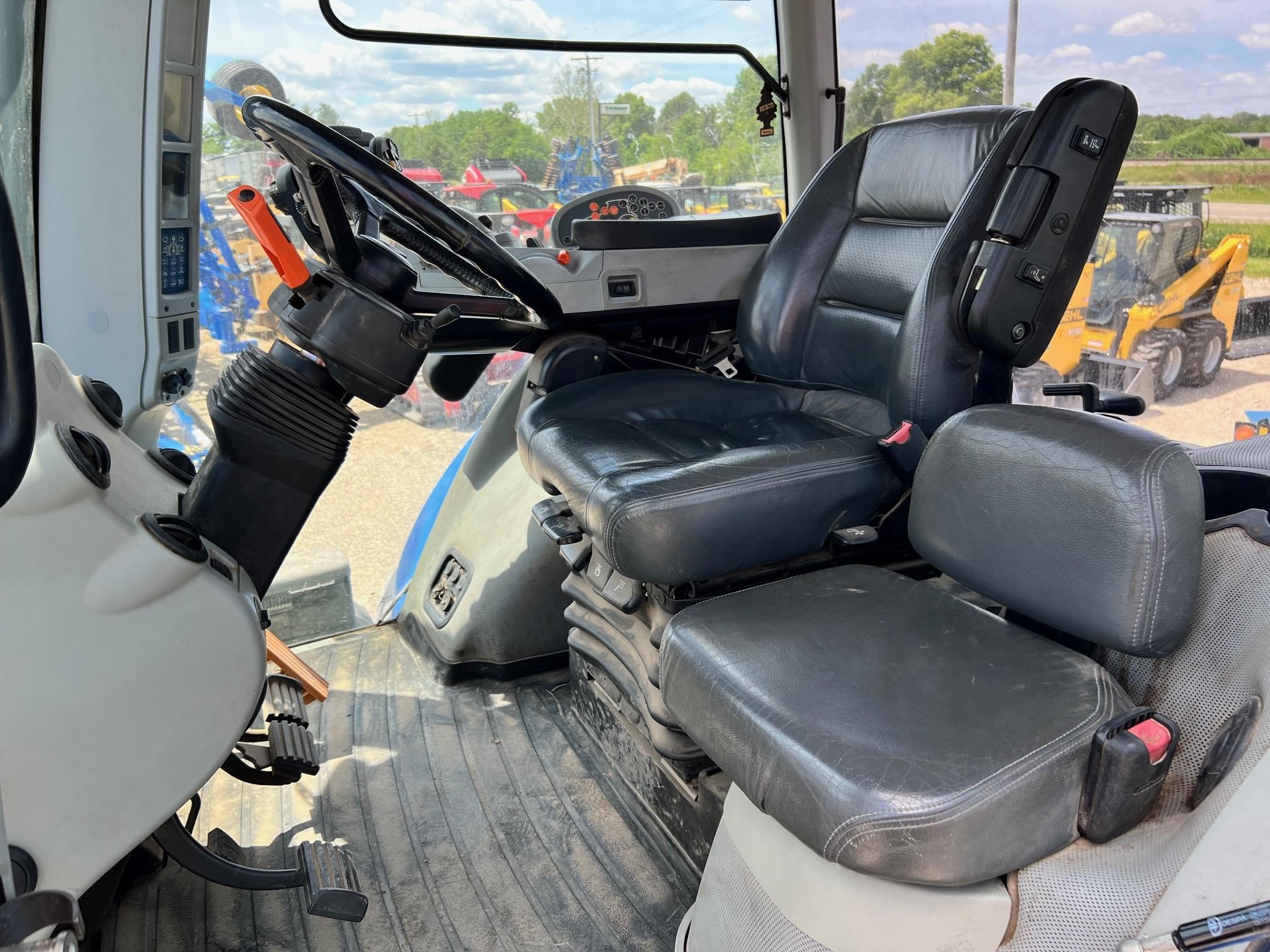 2012 New Holland T8.275