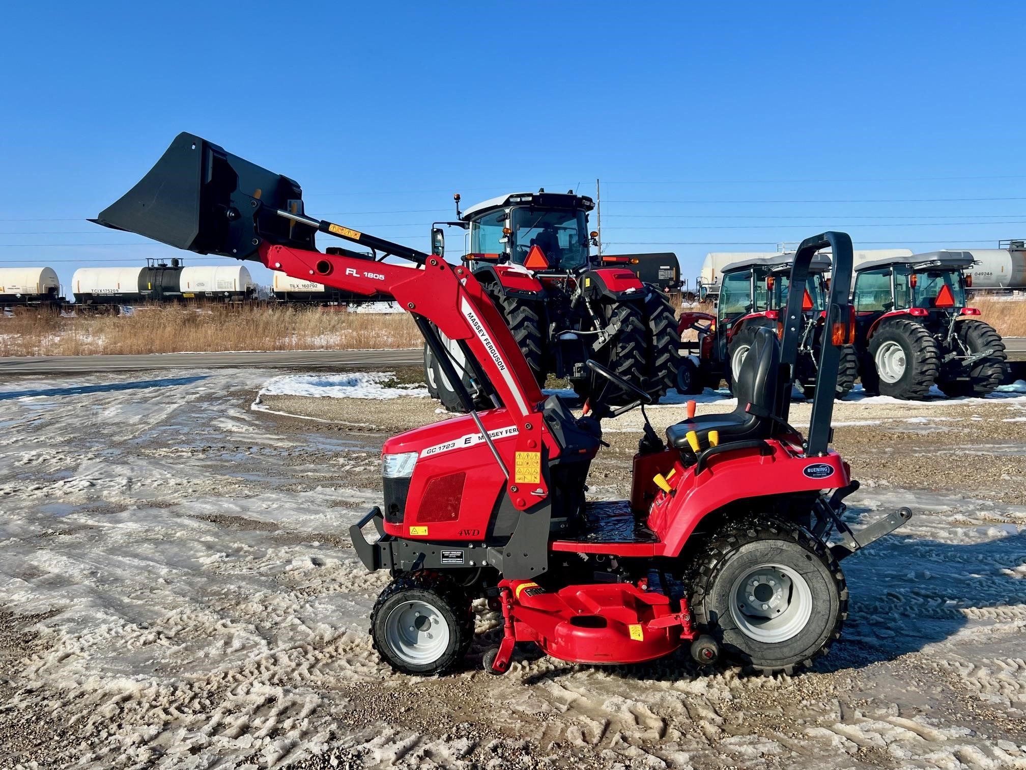 2022 Massey Ferguson GC1723E