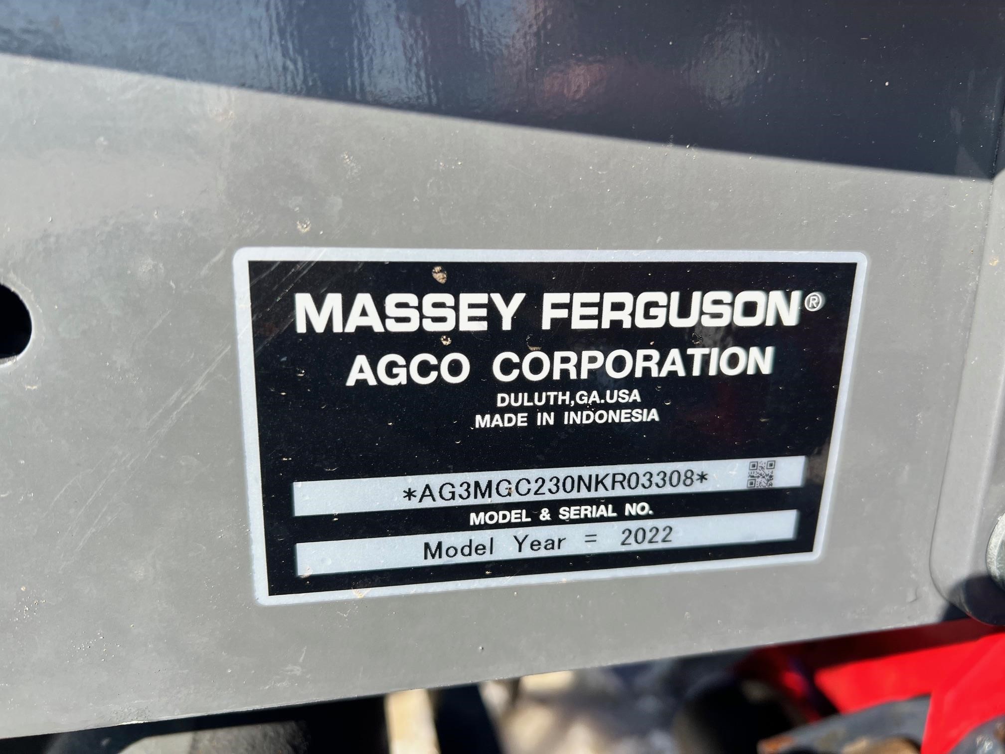 2022 Massey Ferguson GC1723E