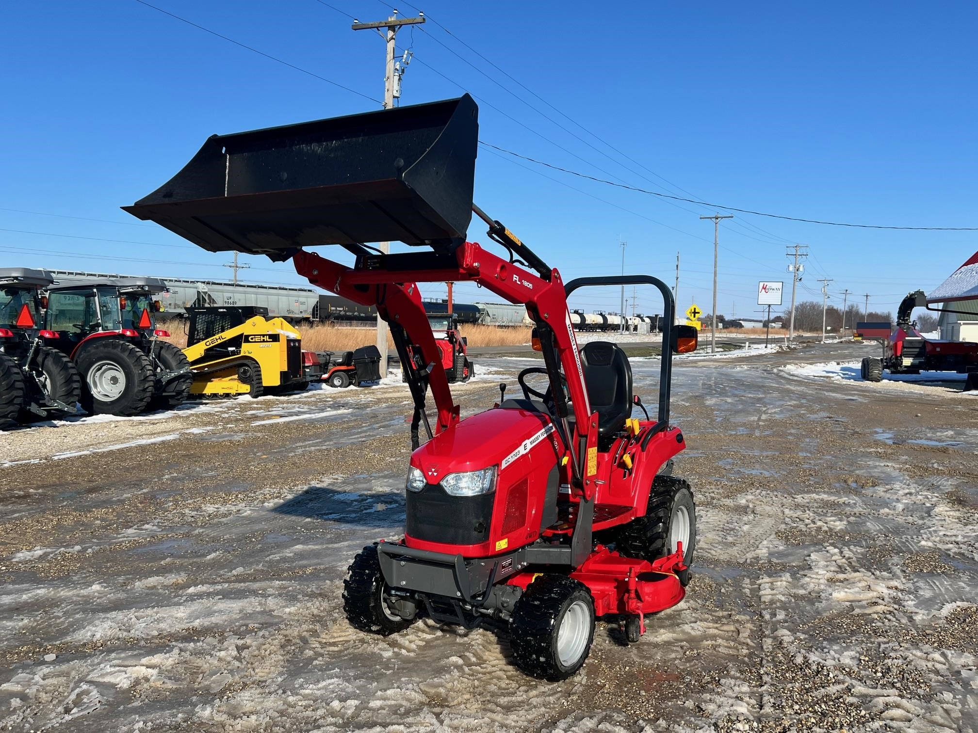 2022 Massey Ferguson GC1723E