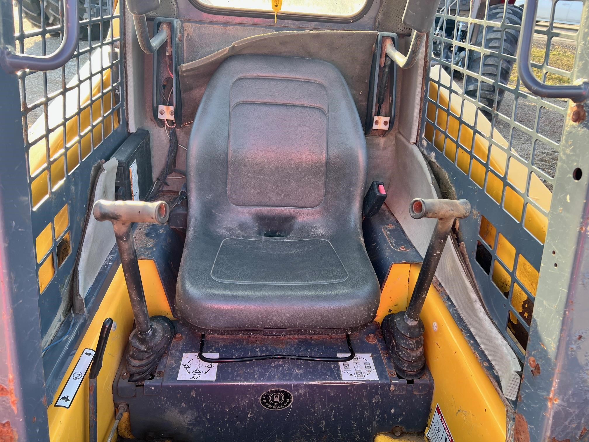 2002 Gehl 3635