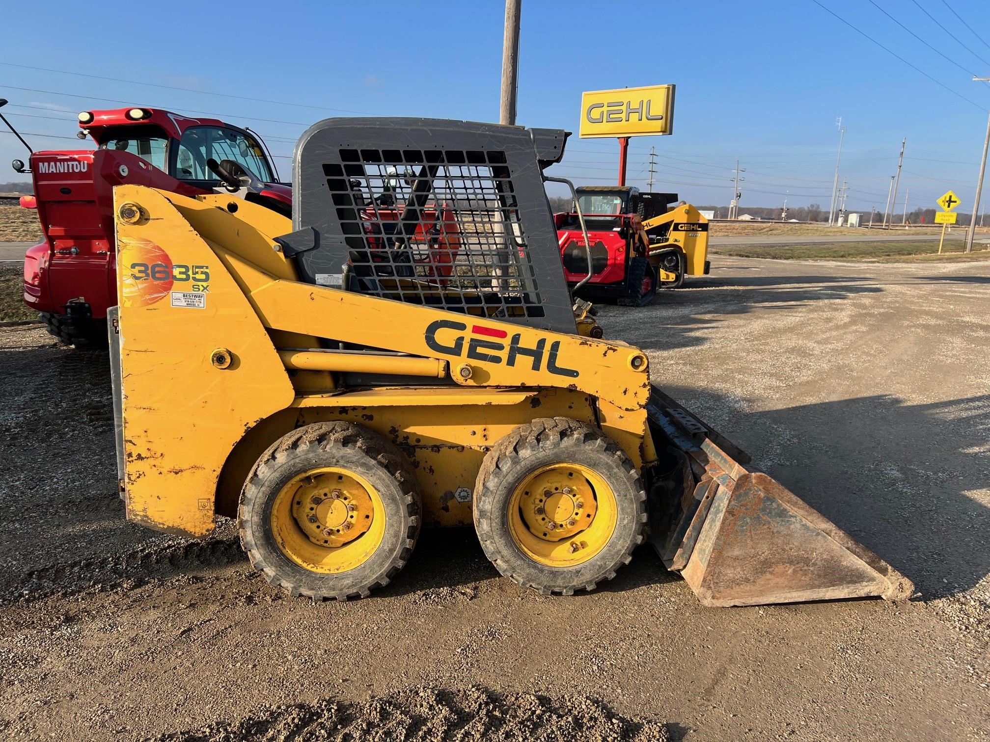2002 Gehl 3635