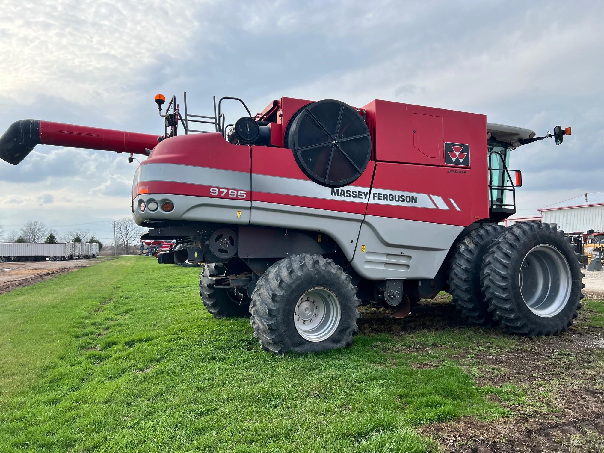 Massey Ferguson 9795