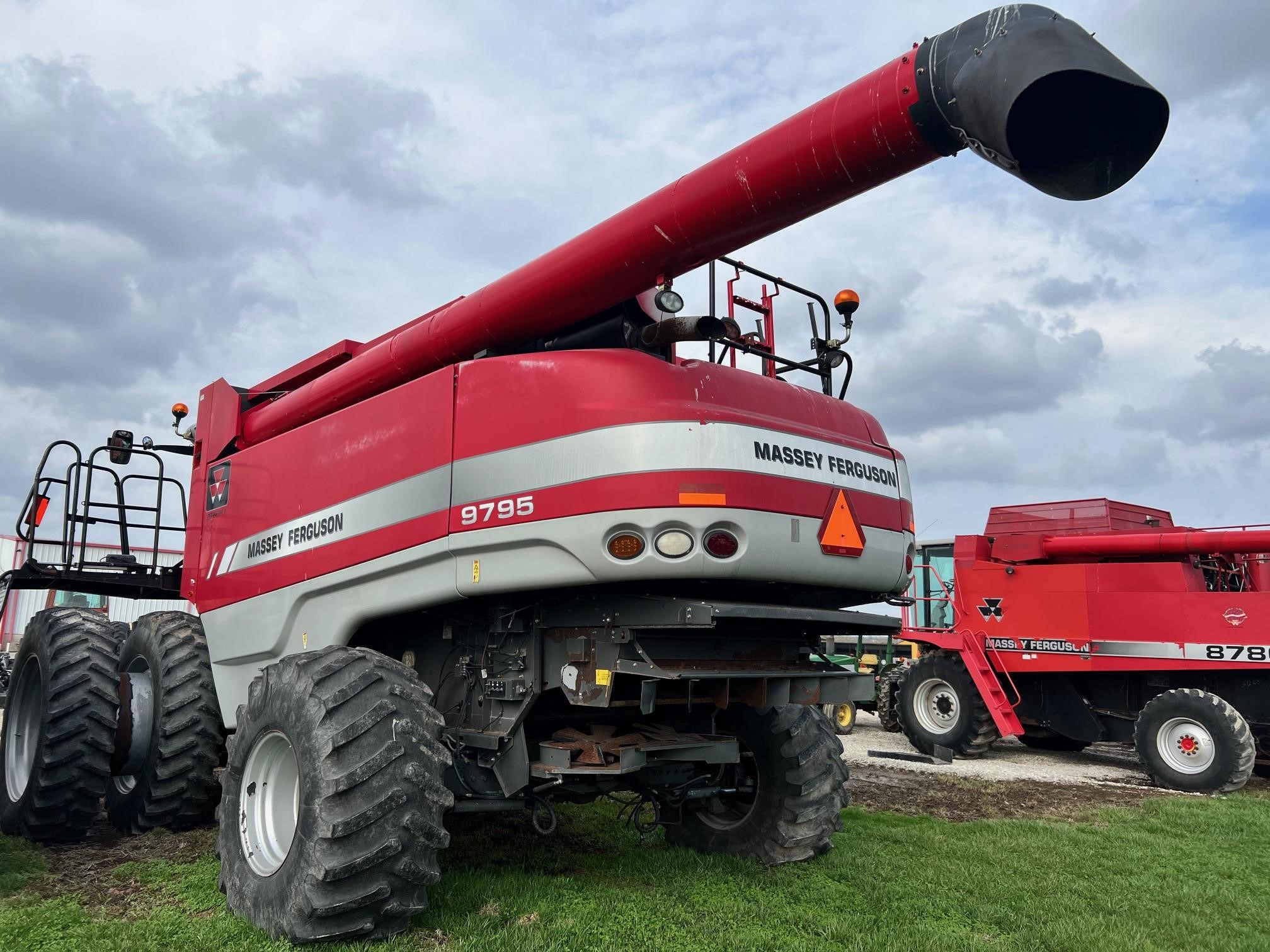 Massey Ferguson 9795