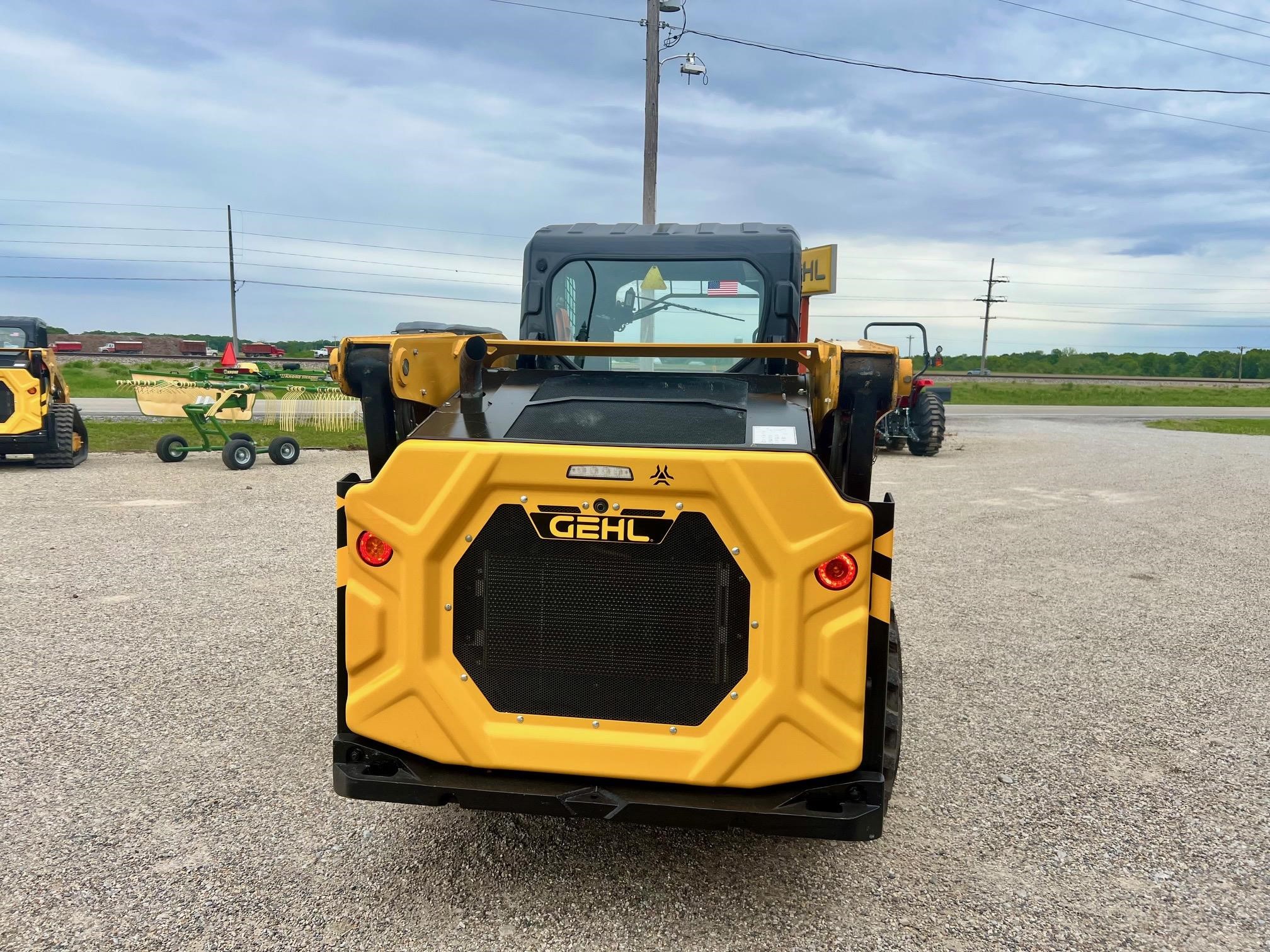 2024 Gehl V275