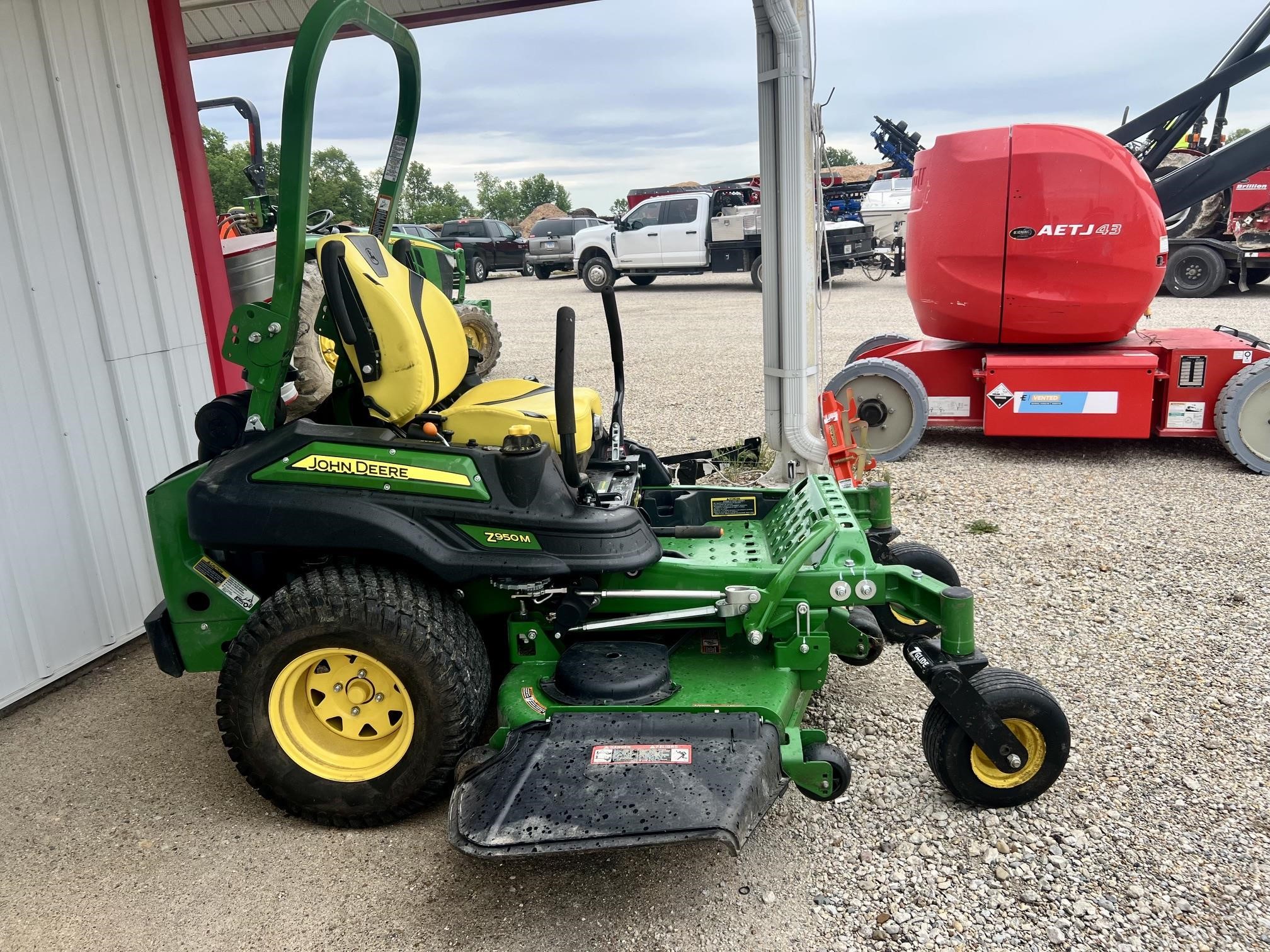 2022 John Deere Z950M