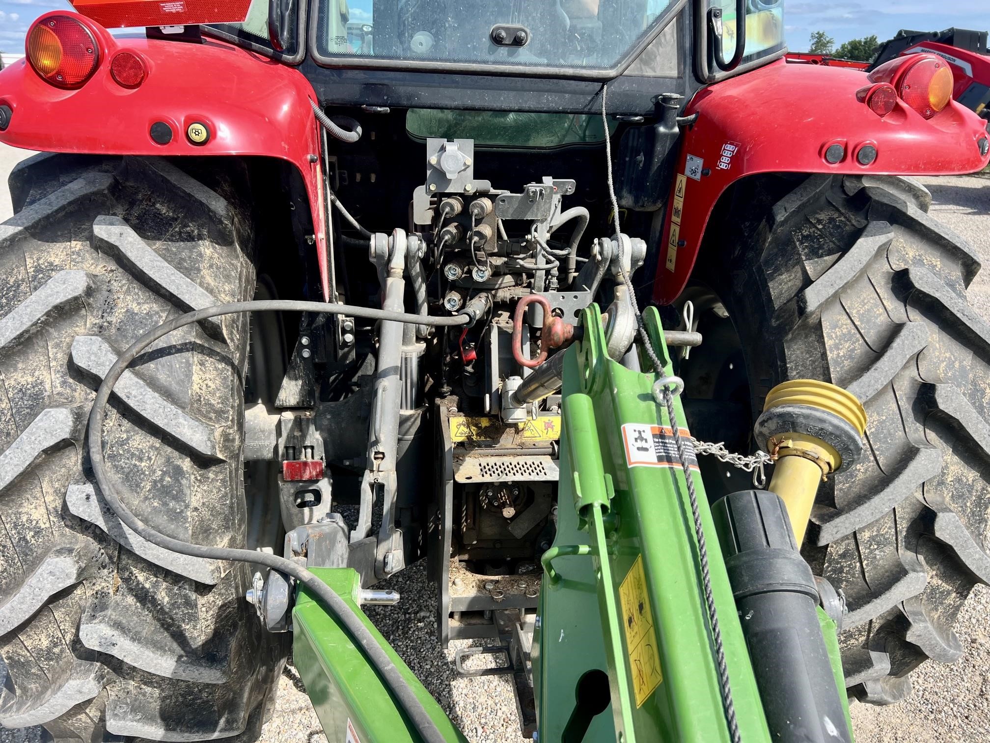 2017 Massey Ferguson 5713SL